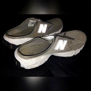 W801SGR New Balance Fashion Clogs Slip-On Shoes Women's Size 9 Mint Condition
